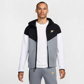 Hanorac Barbati Nike Tech Fleece