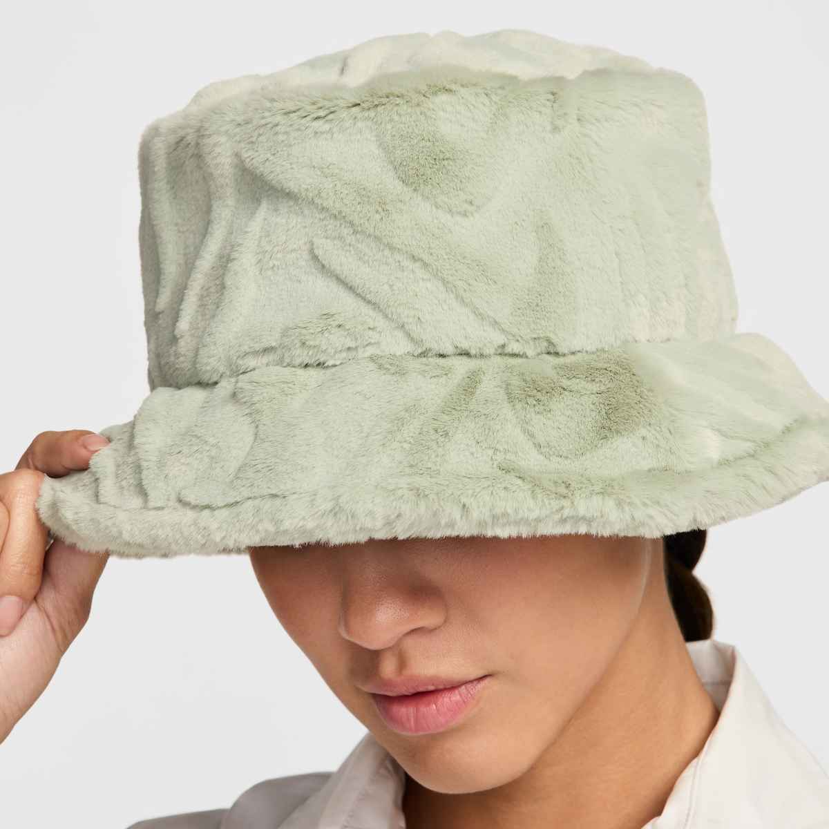 Nike Apex Faux Fur Bucket Hat