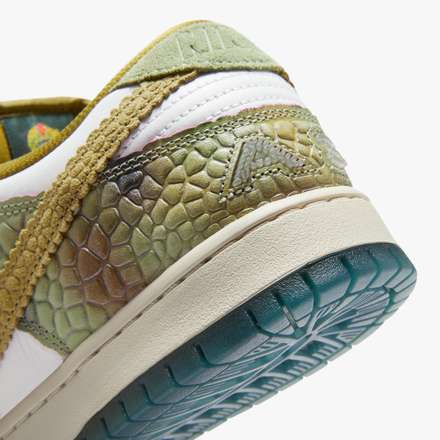 Nike SB Alexis Sablone x Dunk Low SB Chameleon