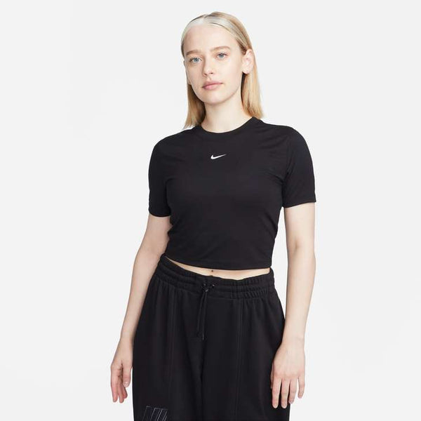 Nike Sportswear Essential Women's Slim Cropped T-Shirt