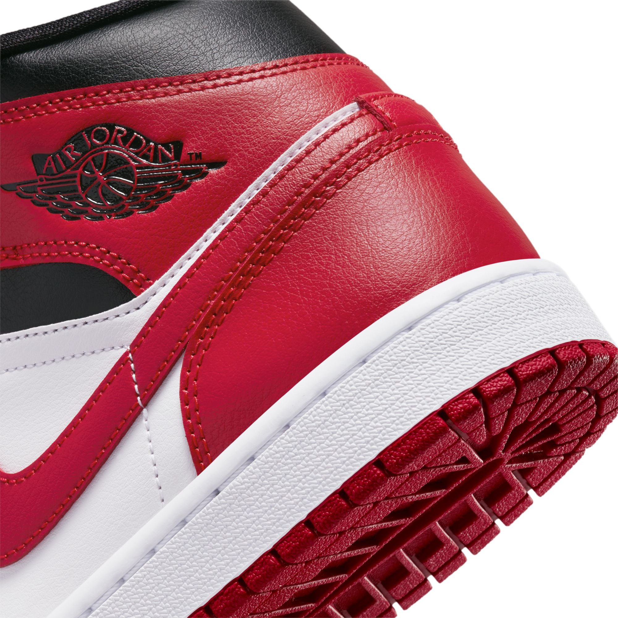 Pantofi Sport Nike Air Jordan 1 Mid