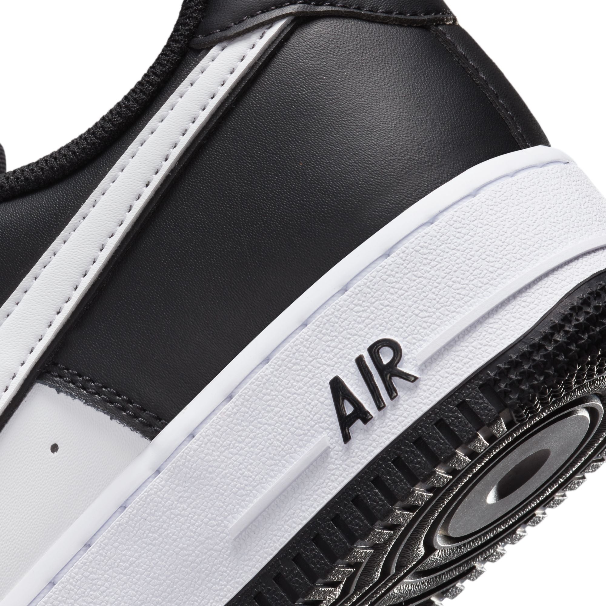 Pantofi Sport Barbati Nike Air Force 1 '07