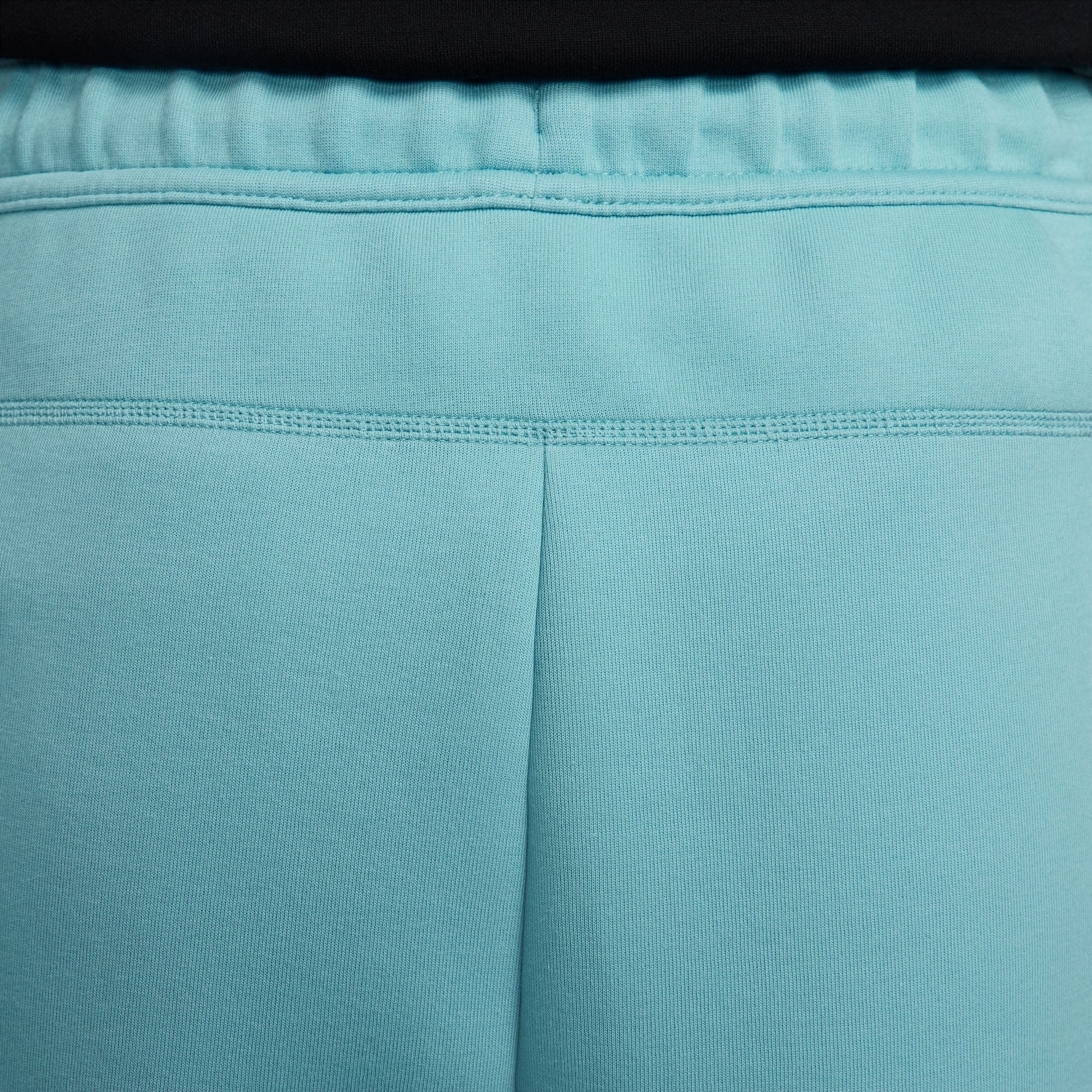 Pantaloni Scurti Barbati Nike Tech Fleece