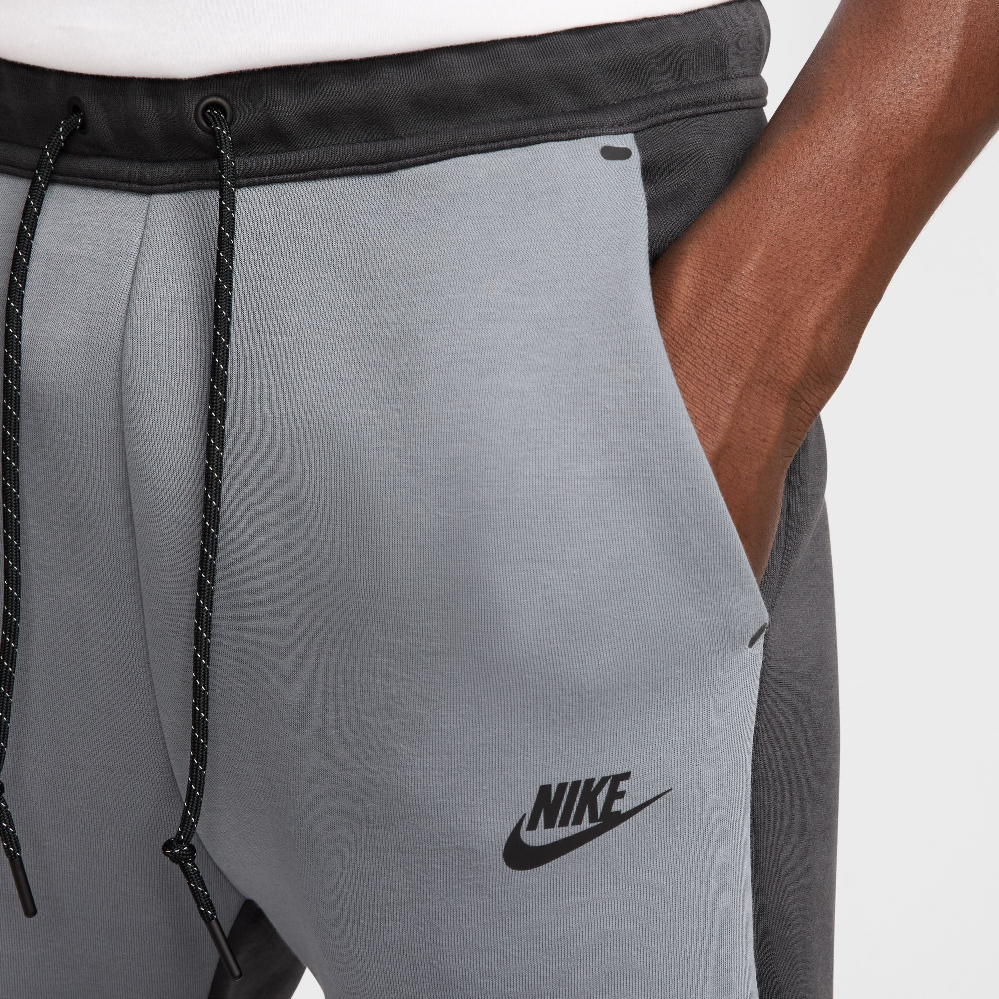 Pantaloni Barbati Nike Tech Fleece