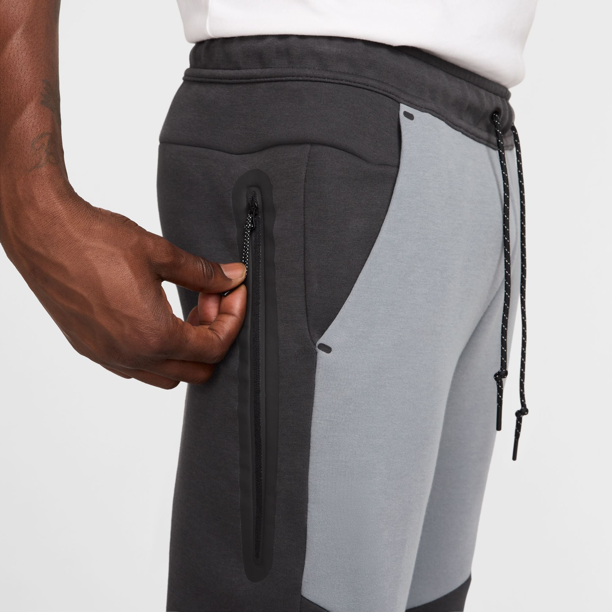 Pantaloni Barbati Nike Tech Fleece
