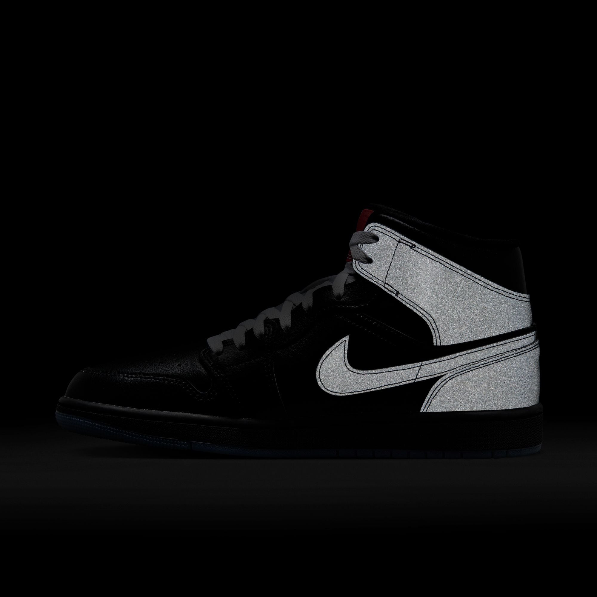 Pantofi Sport Air Jordan 1 Mid SE
