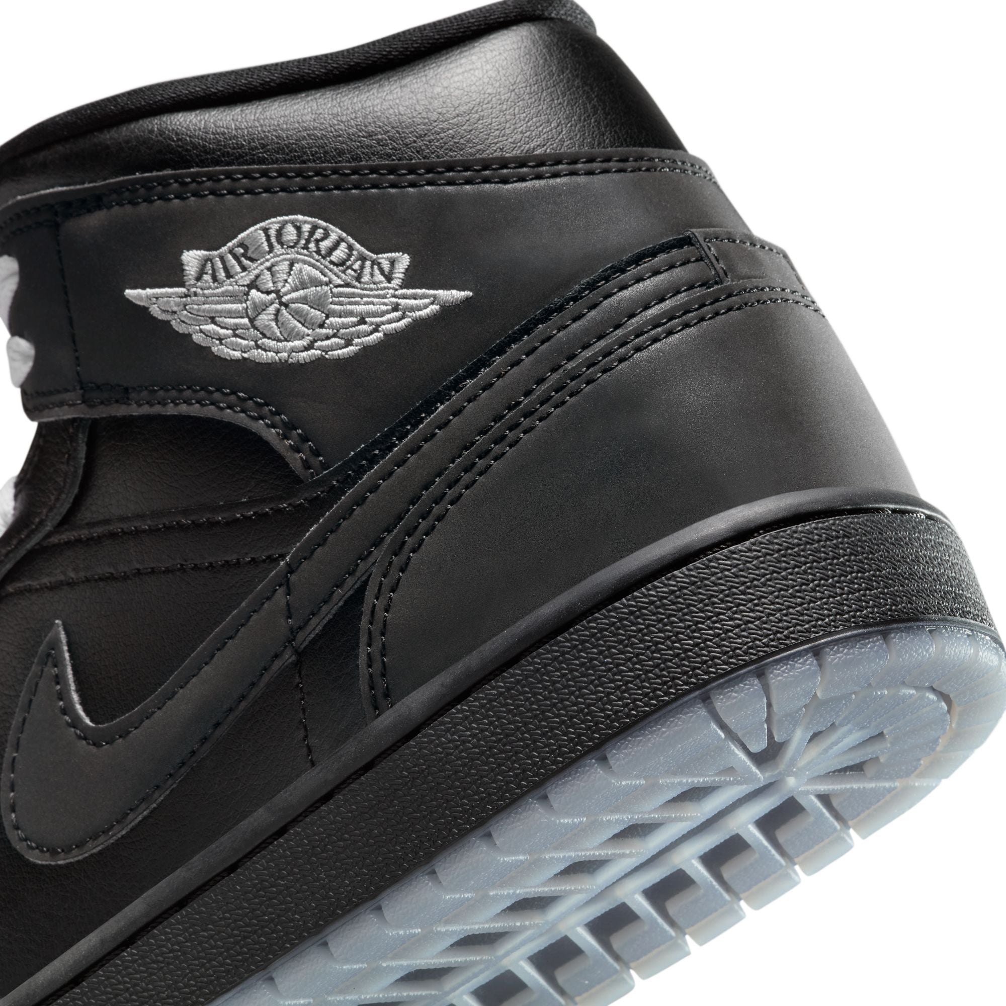 Pantofi Sport Air Jordan 1 Mid SE