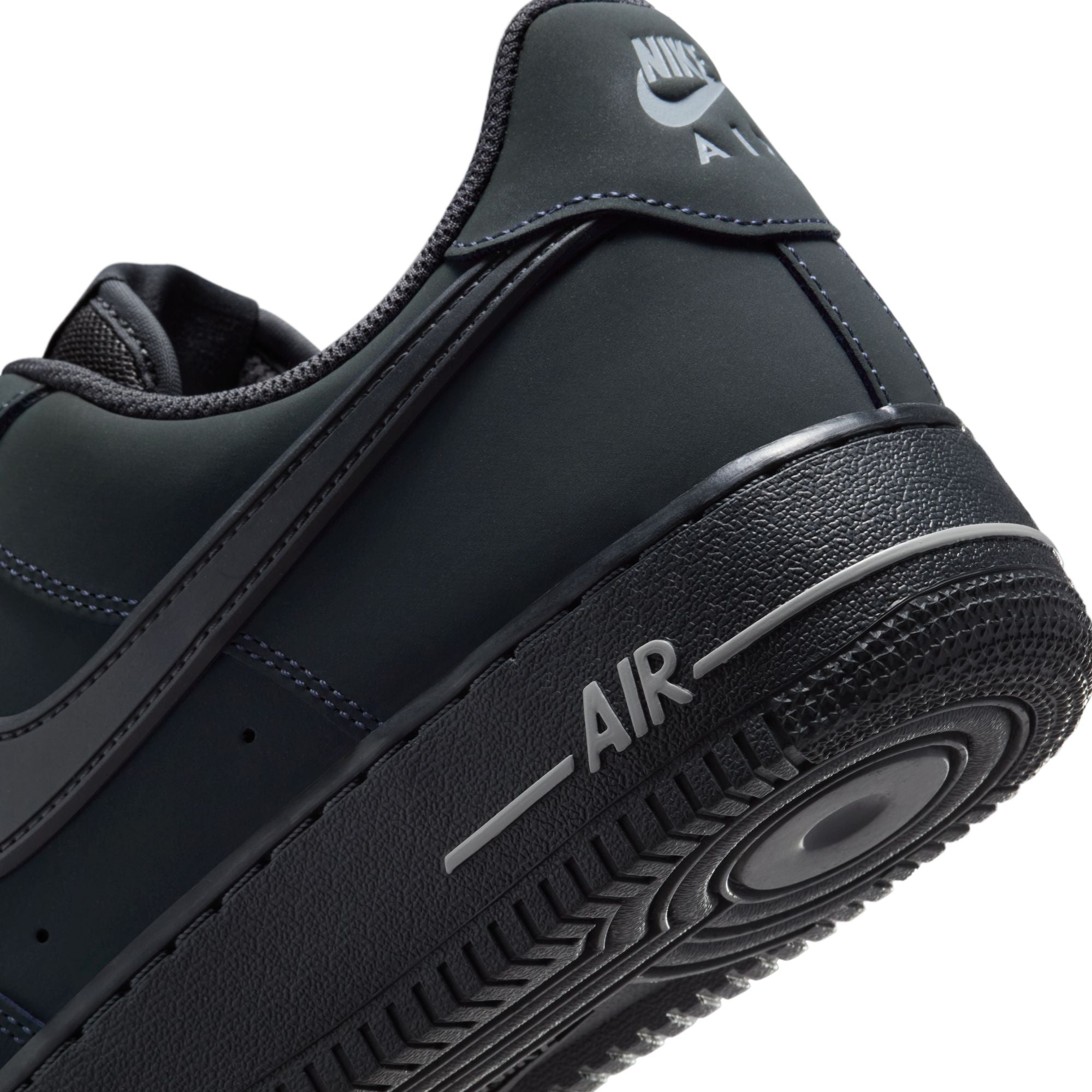 Pantofi Sport Barbati Nike Air Force 1 07