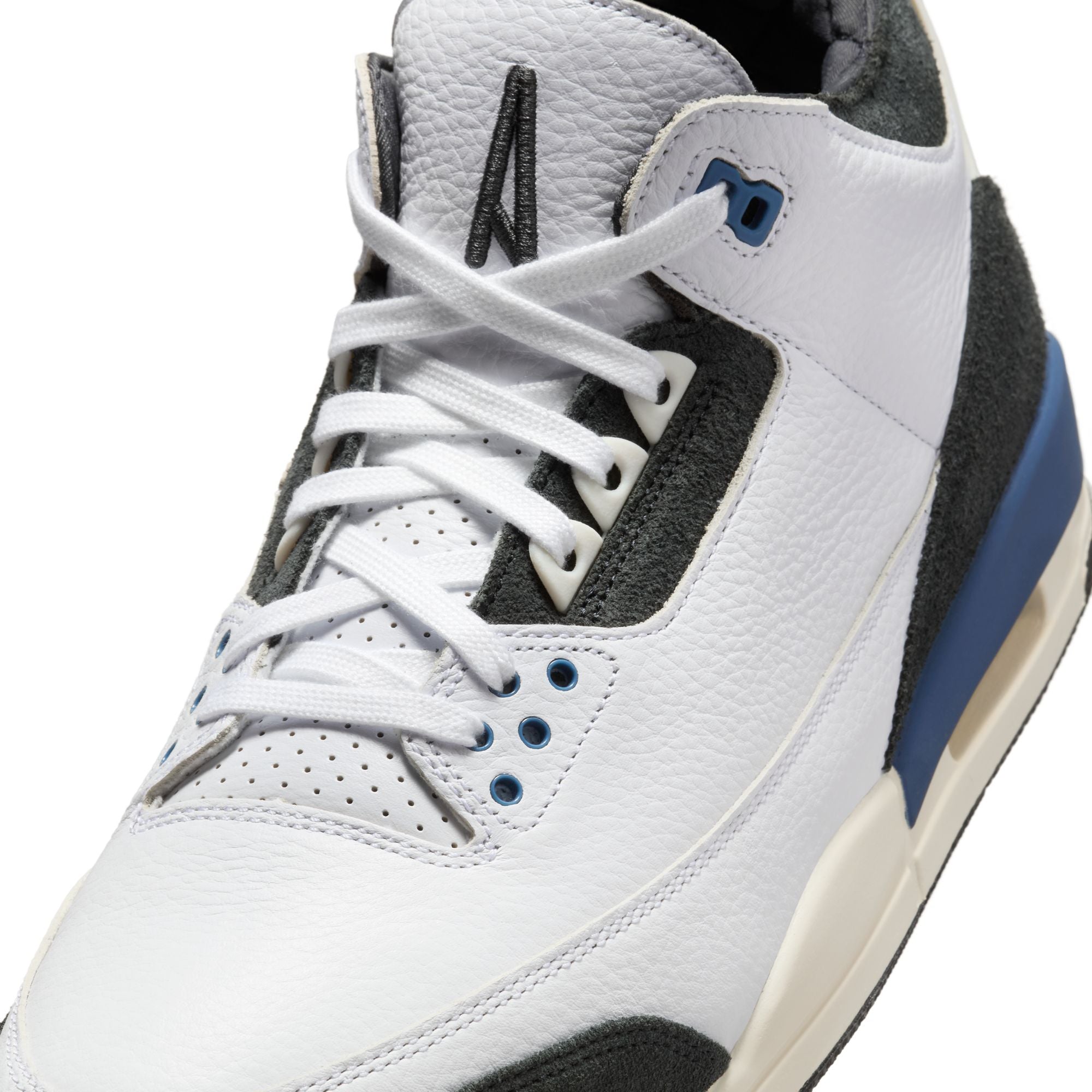 Air Jordan 3 Retro OG SP A Ma Maniere Diffused Blue