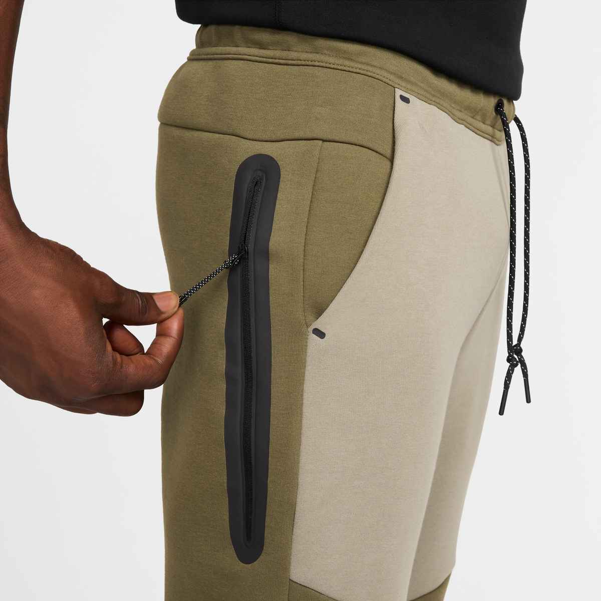 Pantaloni Barbati Nike Tech Fleece