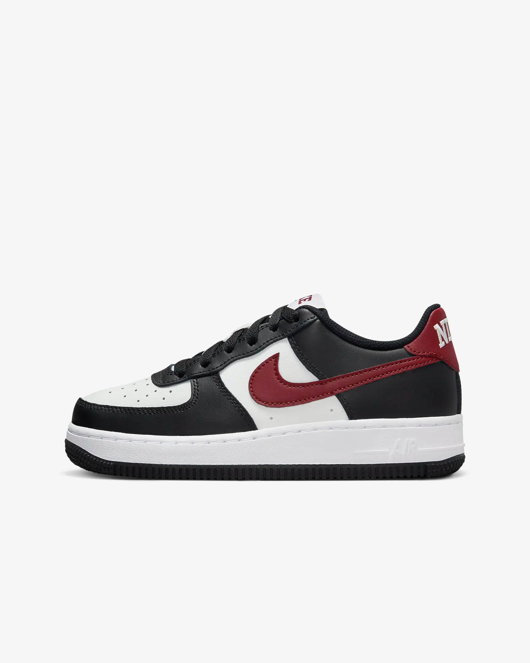 Nike Air Force 1 Older Kids' Shoes